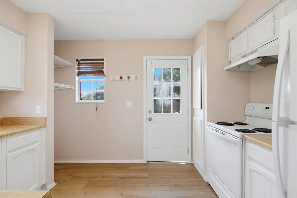 2901 Kathleen Lane Euless, TX 76039
