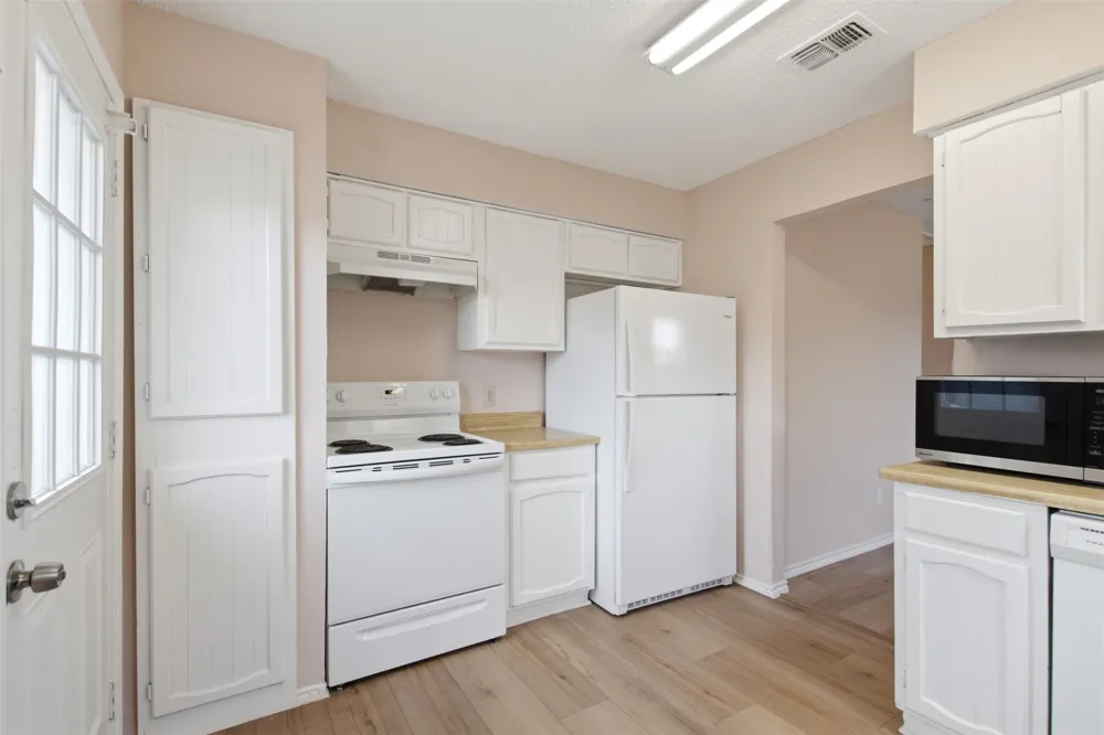 2901 Kathleen Lane Euless, TX 76039