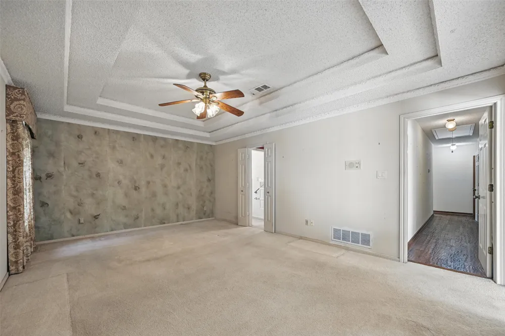 9719 Amberley Drive Dallas, TX 75243