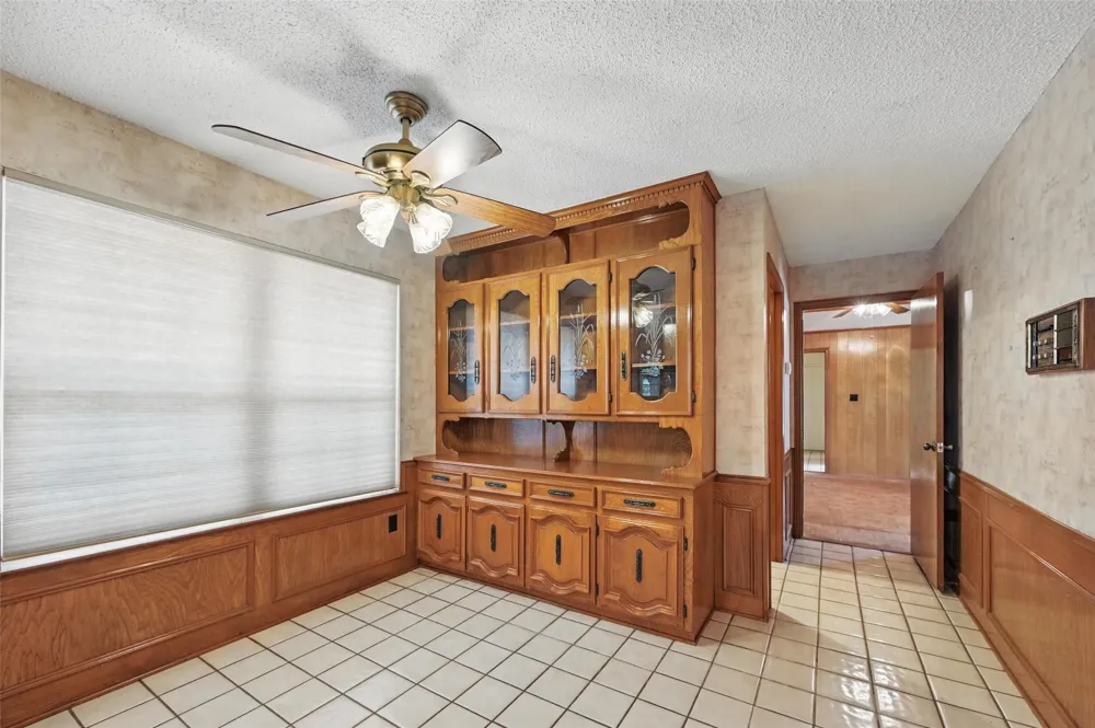 9719 Amberley Drive Dallas, TX 75243