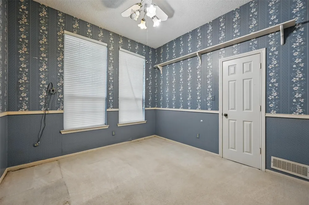 9719 Amberley Drive Dallas, TX 75243