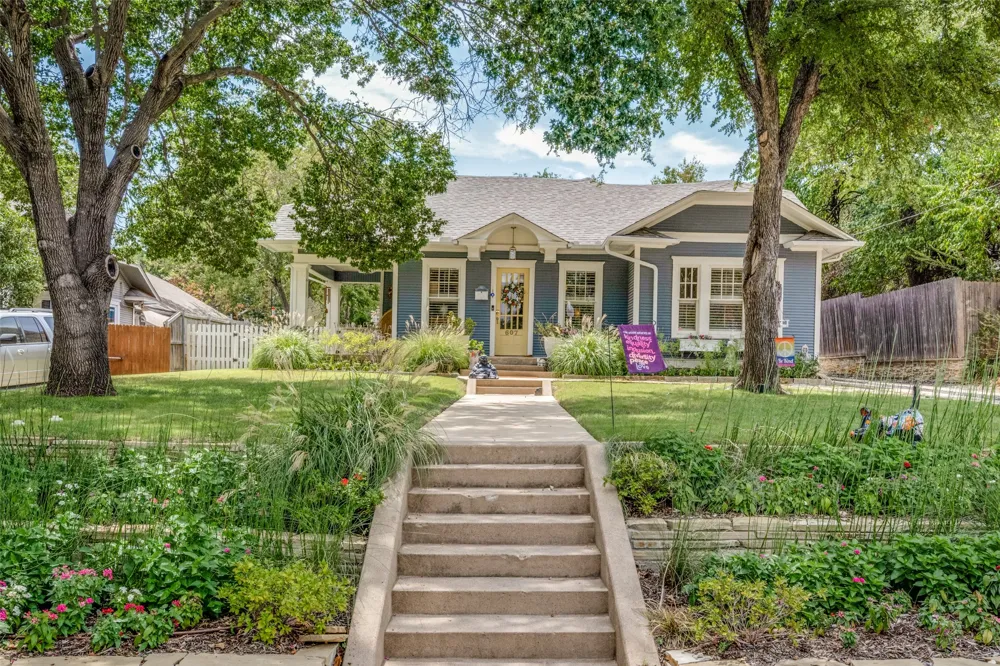 607 W Parkway Street Denton, TX 76201
