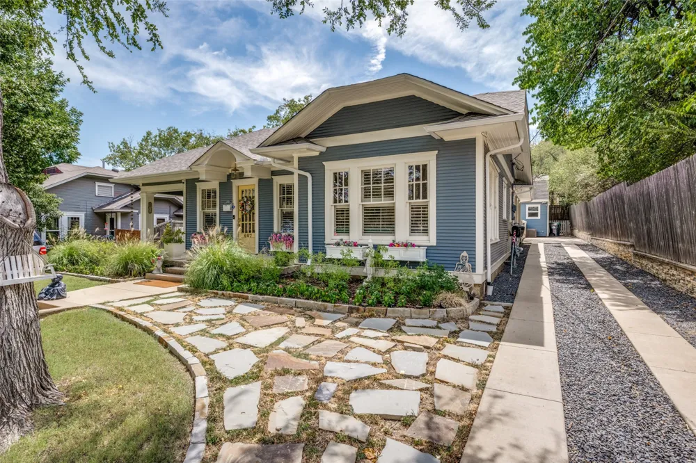 607 W Parkway Street Denton, TX 76201