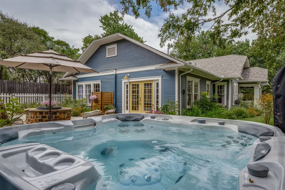 607 W Parkway Street Denton, TX 76201