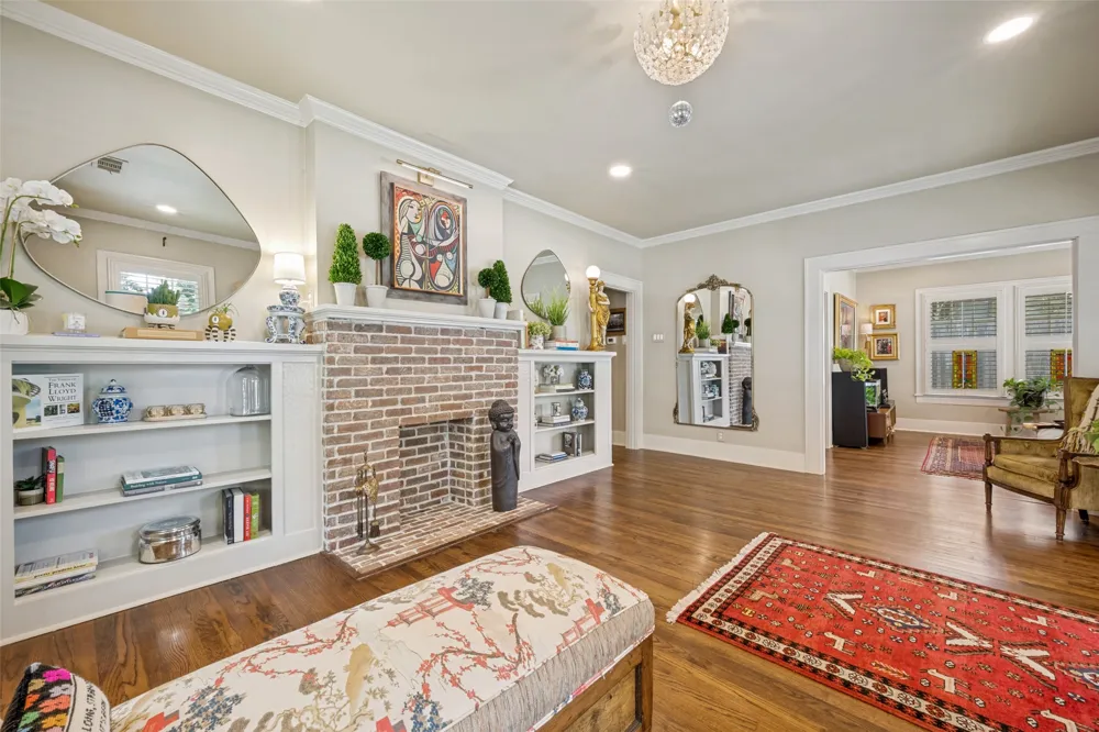 607 W Parkway Street Denton, TX 76201