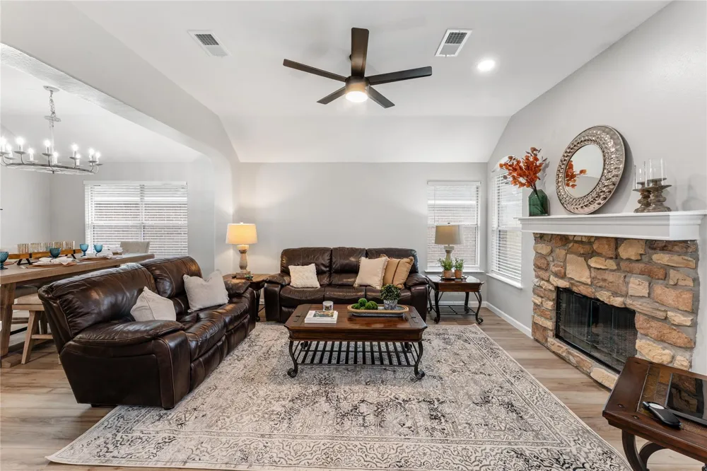 29 Cypress Bayou Court The Woodlands, TX 77382