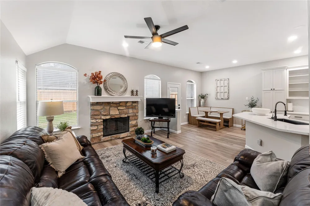 29 Cypress Bayou Court The Woodlands, TX 77382