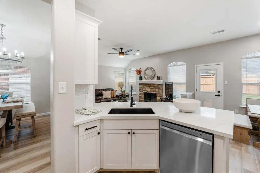 29 Cypress Bayou Court The Woodlands, TX 77382