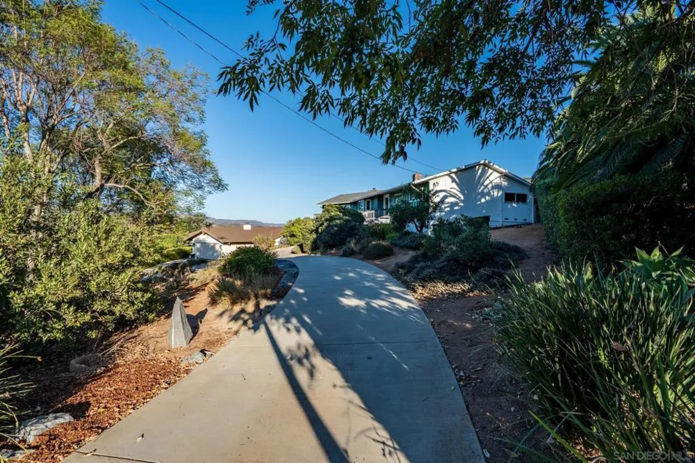 717 Idaho Ave Escondido, CA 92025