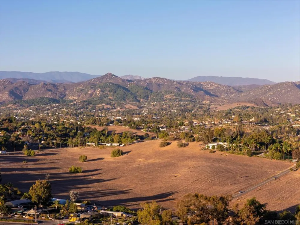 717 Idaho Ave Escondido, CA 92025