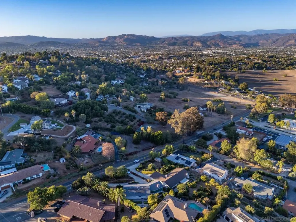 717 Idaho Ave Escondido, CA 92025