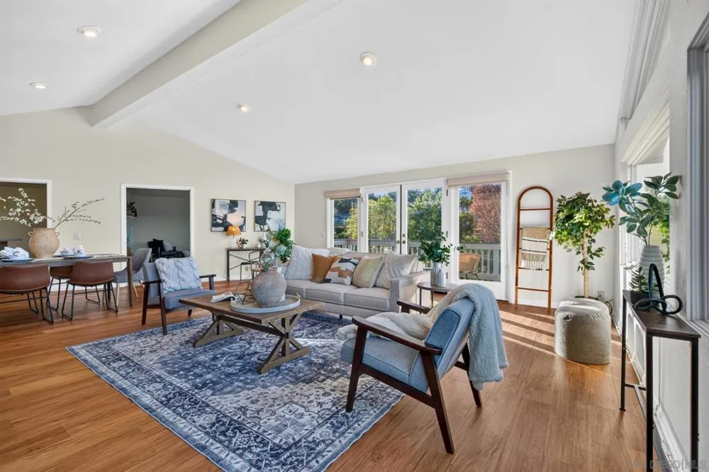 717 Idaho Ave Escondido, CA 92025