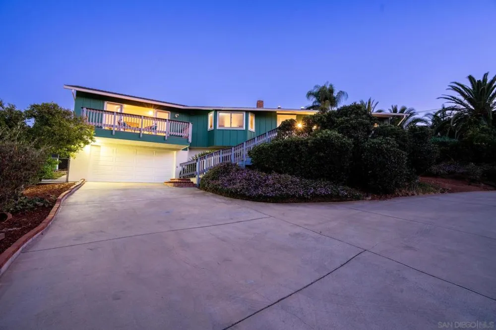 717 Idaho Ave Escondido, CA 92025