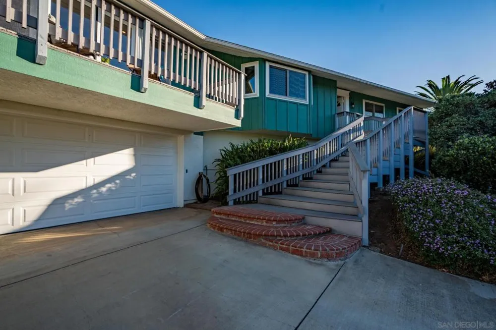 717 Idaho Ave Escondido, CA 92025