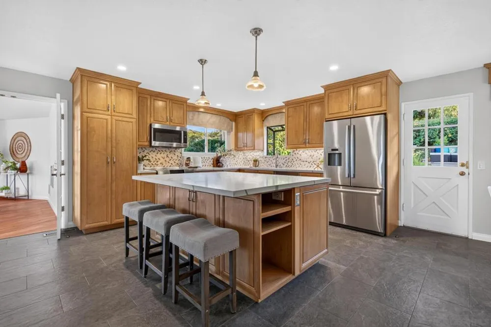 717 Idaho Ave Escondido, CA 92025