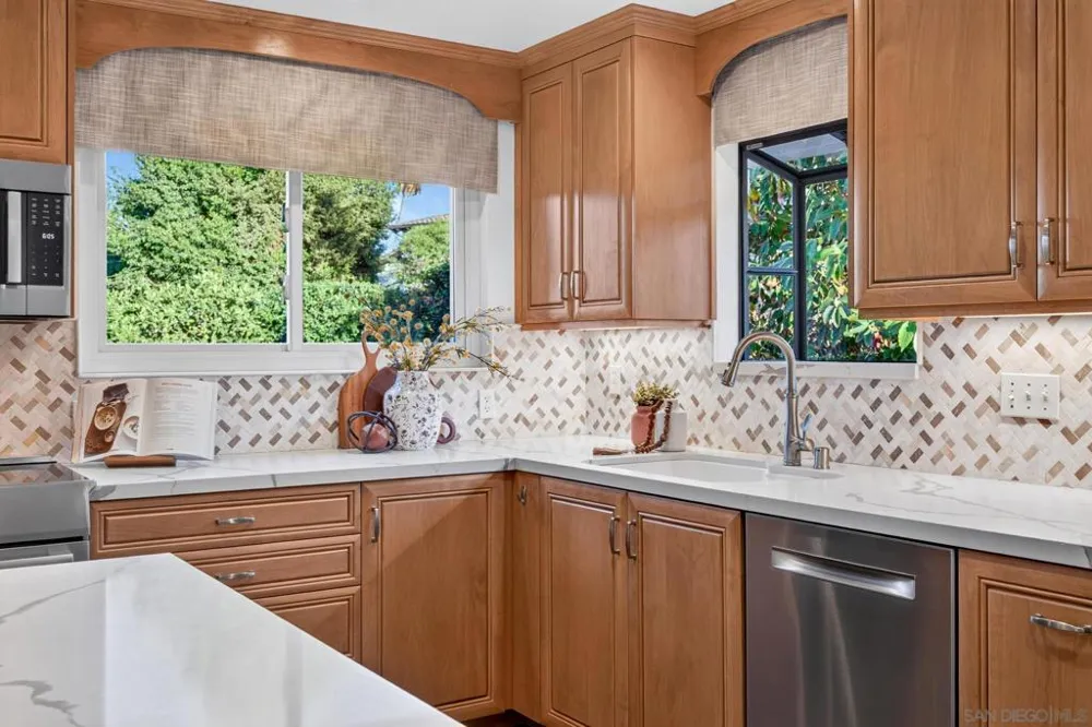 717 Idaho Ave Escondido, CA 92025