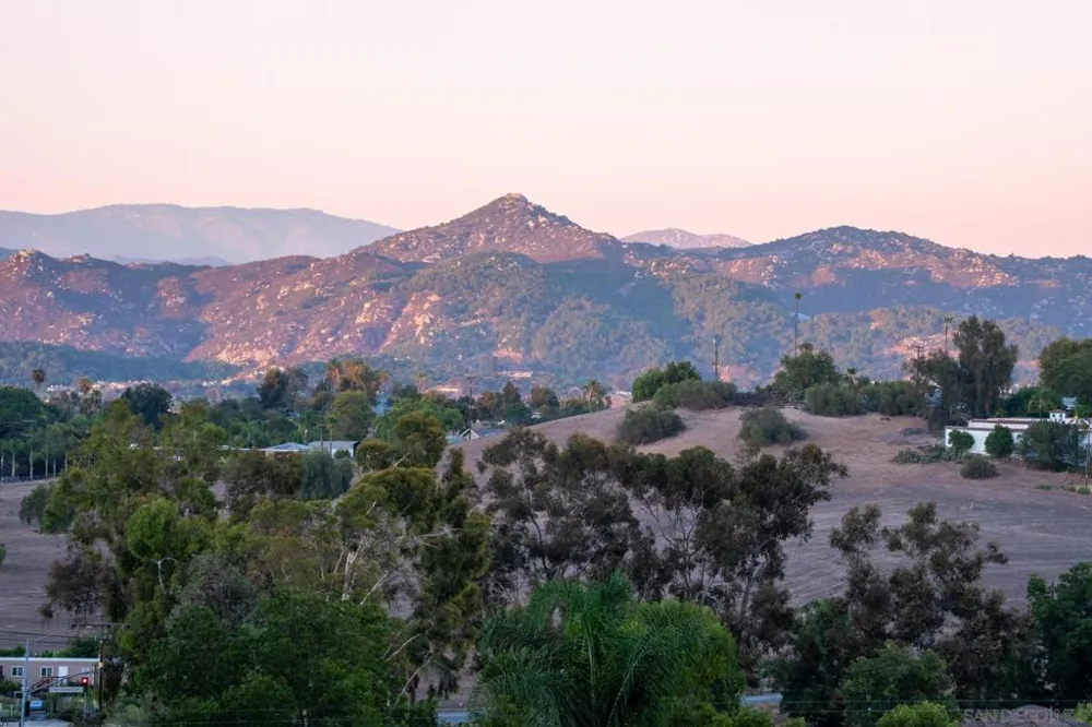 717 Idaho Ave Escondido, CA 92025