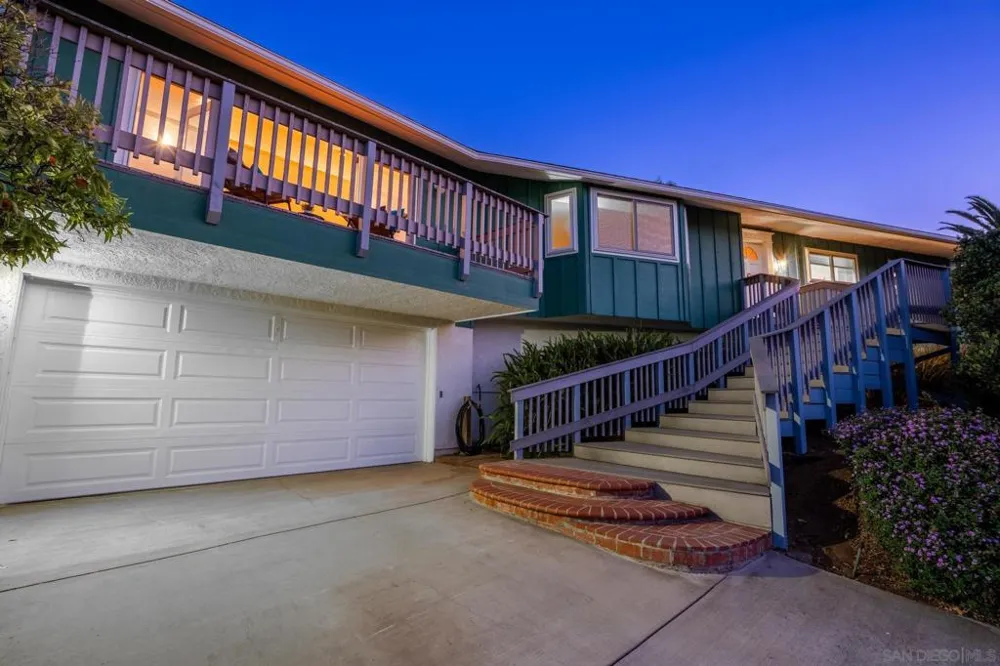 717 Idaho Ave Escondido, CA 92025