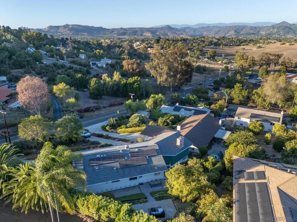 717 Idaho Ave Escondido, CA 92025