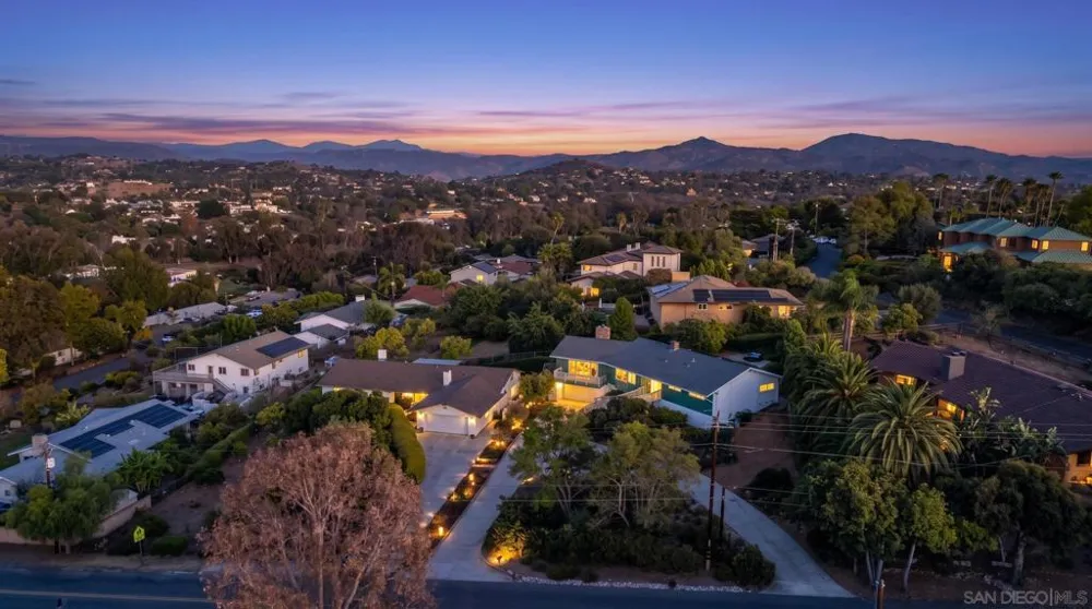 717 Idaho Ave Escondido, CA 92025