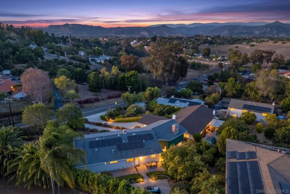 717 Idaho Ave Escondido, CA 92025