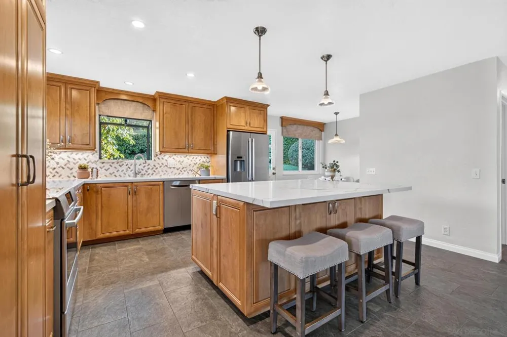 717 Idaho Ave Escondido, CA 92025