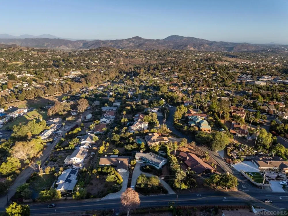 717 Idaho Ave Escondido, CA 92025