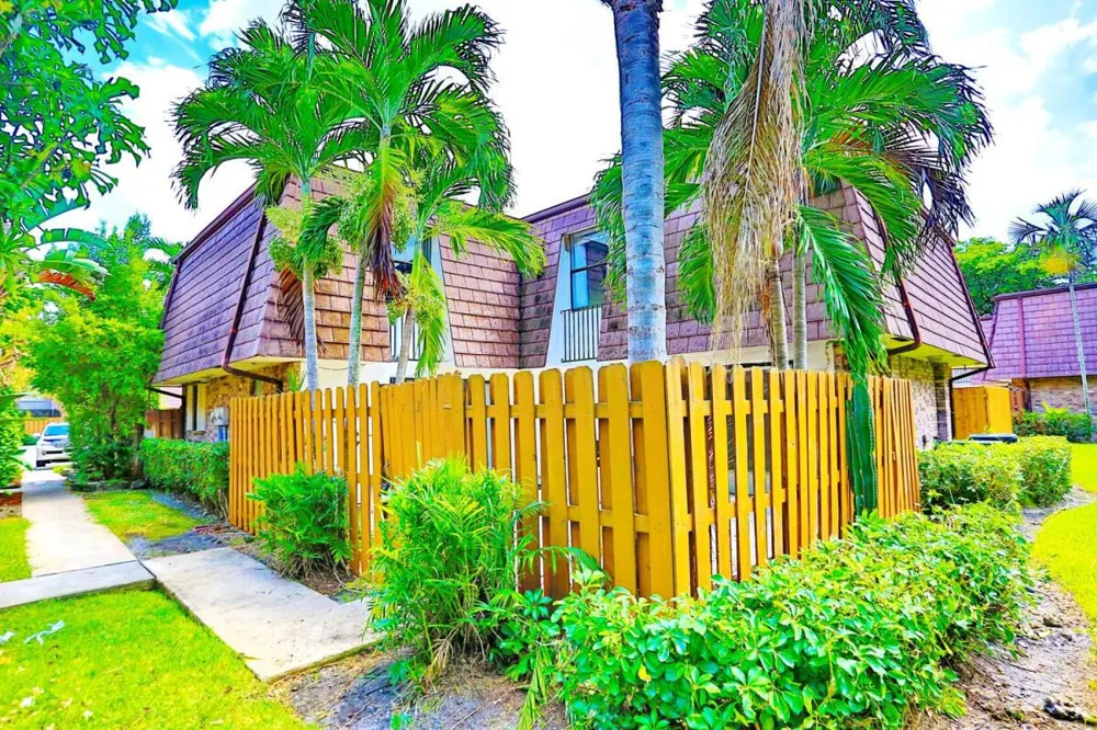 7531 Courtyard Run E Boca Raton, FL 33433