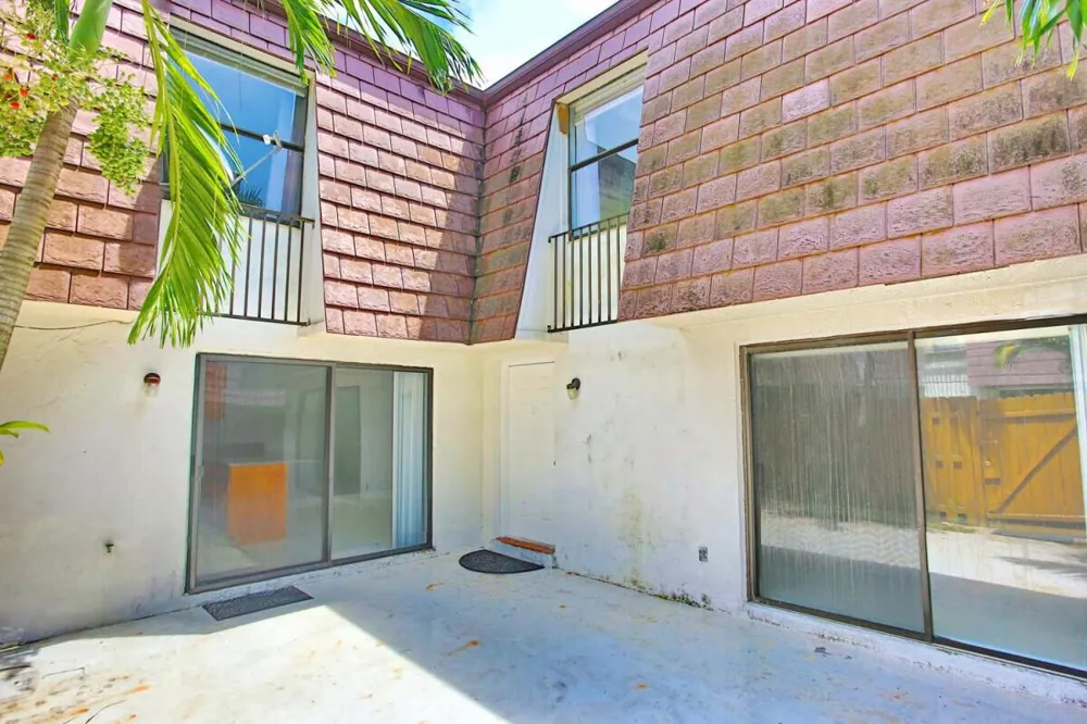 7531 Courtyard Run E Boca Raton, FL 33433