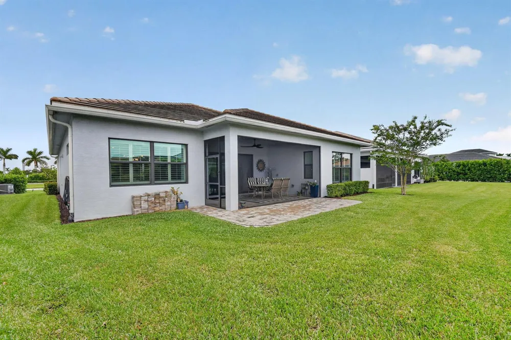15745 Cresswind Place Westlake, FL 33470