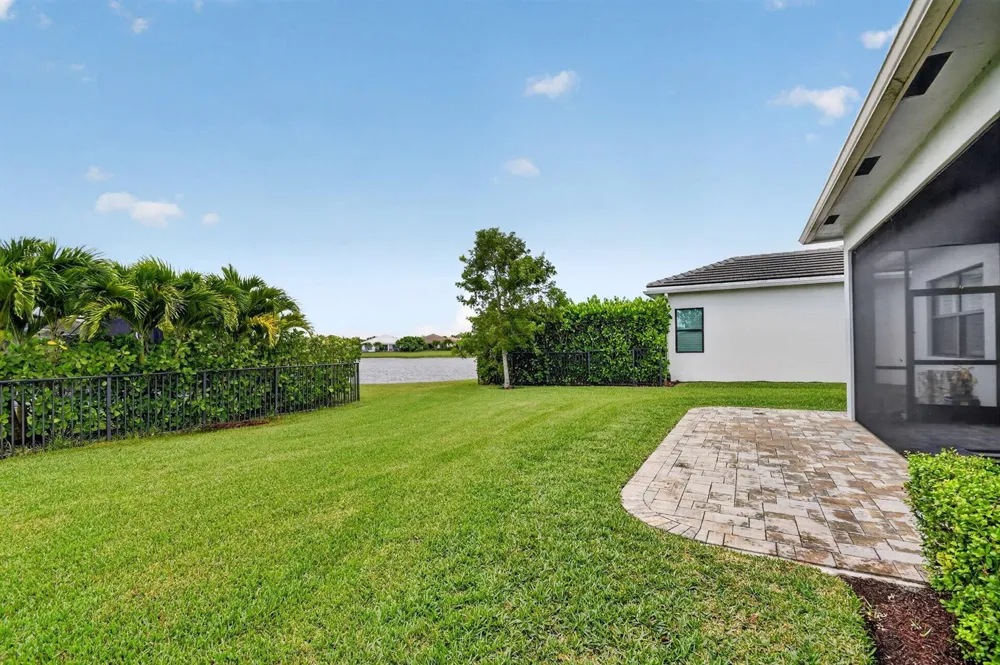 15745 Cresswind Place Westlake, FL 33470