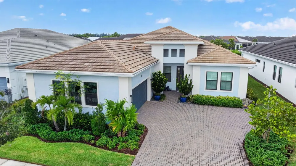 15745 Cresswind Place Westlake, FL 33470