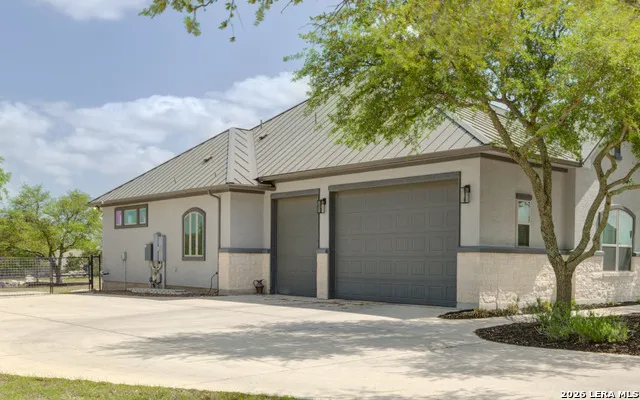 5716 High Forest New Braunfels, TX 78132