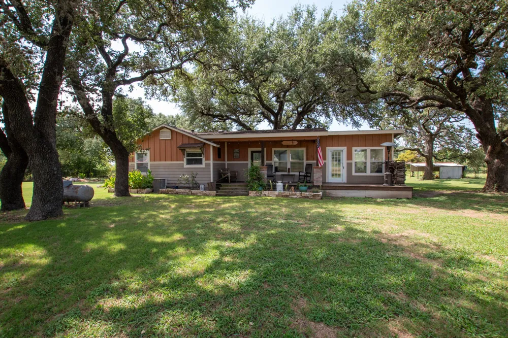 510 County Road 221 Tow, TX 78672