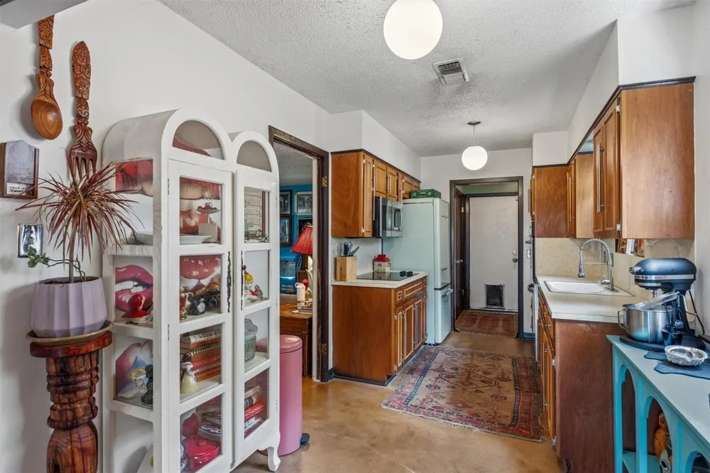 3304 Whitepine Drive Austin, TX 78757