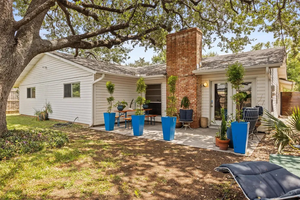 3304 Whitepine Drive Austin, TX 78757