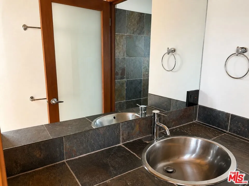 917 Palms Boulevard Venice, CA 90291