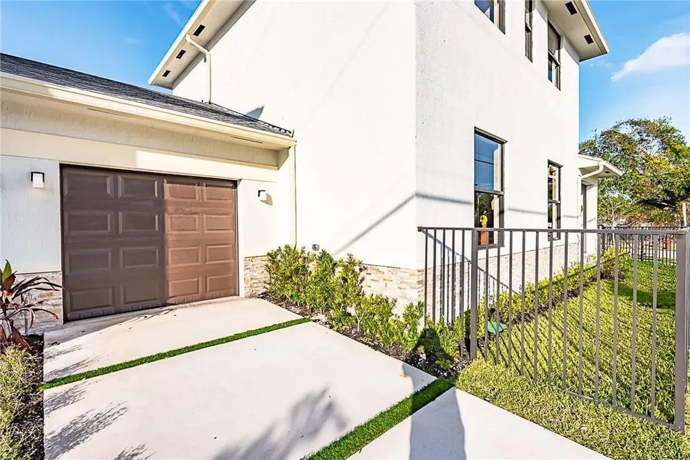 1101 NE 3RD AVENUE Fort Lauderdale, FL 33304