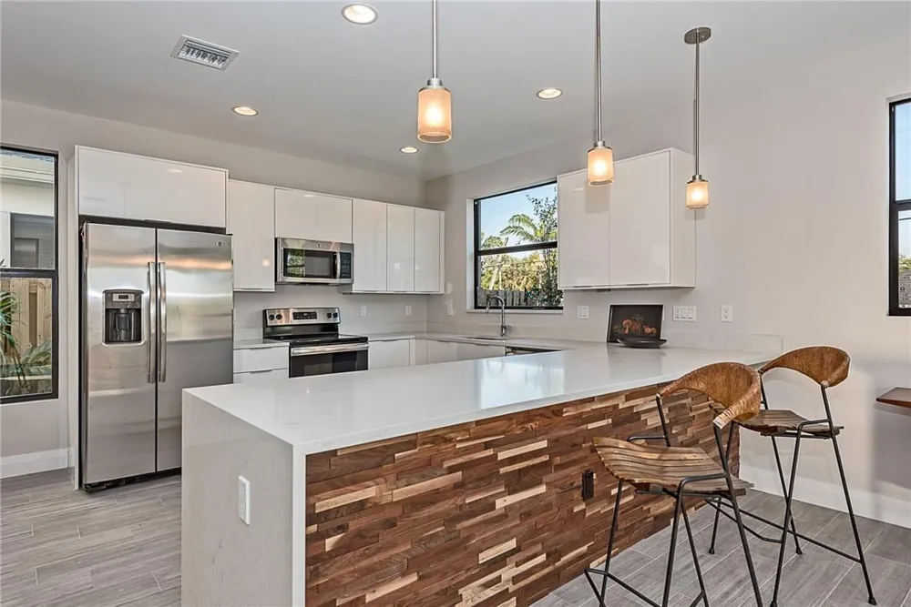 1101 NE 3RD AVENUE Fort Lauderdale, FL 33304