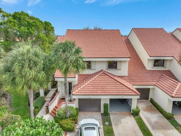 402 SEA OATS DRIVE #E Juno Beach, FL 33408