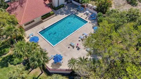 402 SEA OATS DRIVE #E Juno Beach, FL 33408