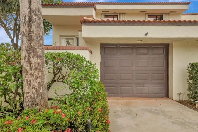 402 SEA OATS DRIVE #E Juno Beach, FL 33408