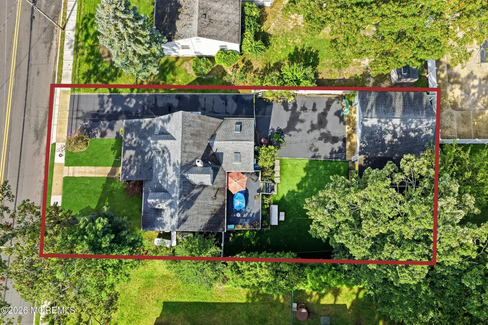 289 Roosevelt Avenue Oakhurst, NJ 07755