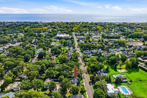 289 Roosevelt Avenue