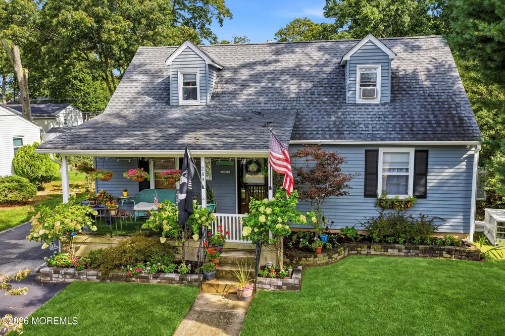 289 Roosevelt Avenue Oakhurst, NJ 07755