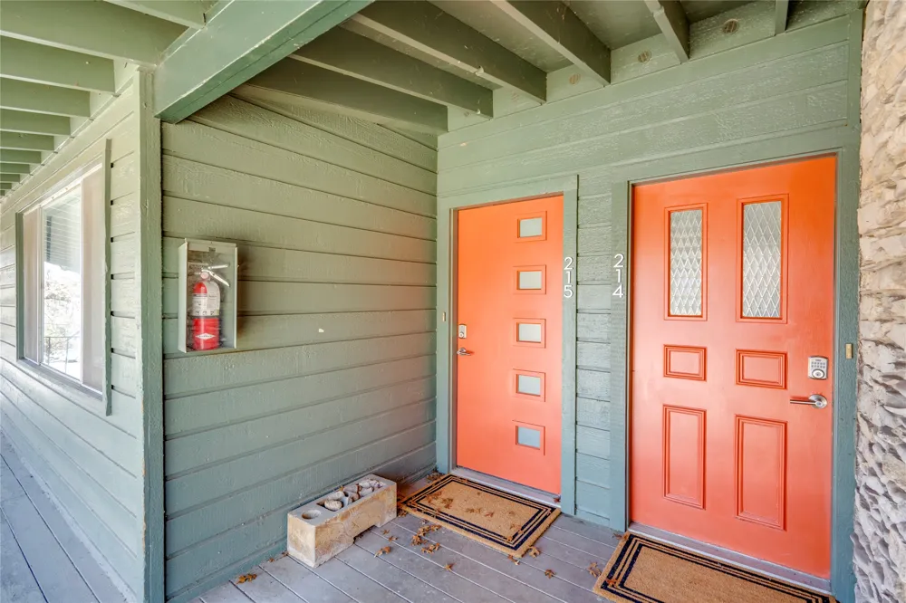 1304 Mariposa Drive #214 Austin, TX 78704