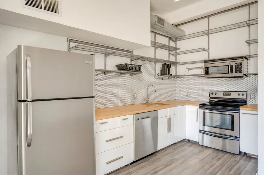 1304 Mariposa Drive #214 Austin, TX 78704