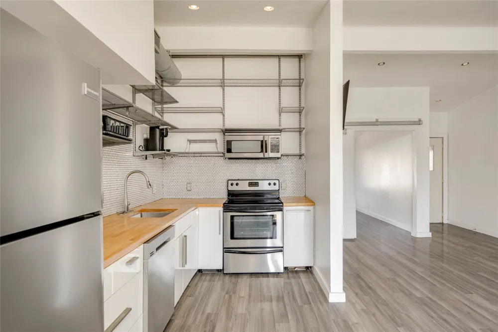1304 Mariposa Drive #214 Austin, TX 78704