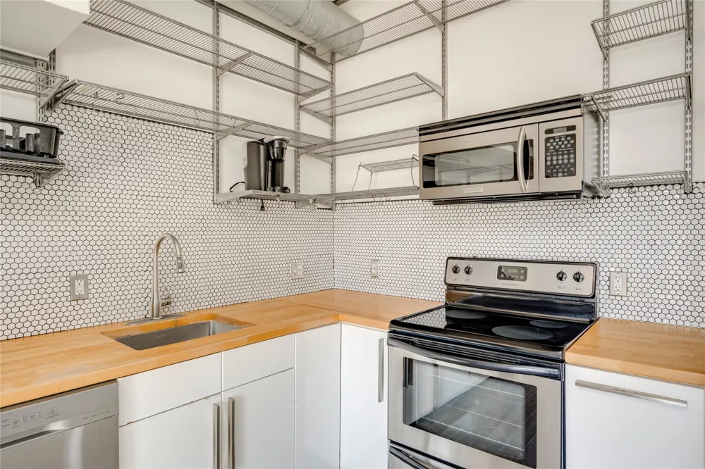 1304 Mariposa Drive #214 Austin, TX 78704