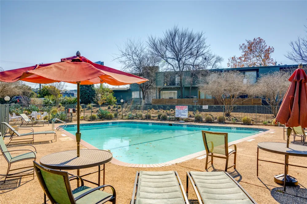 1304 Mariposa Drive #214 Austin, TX 78704
